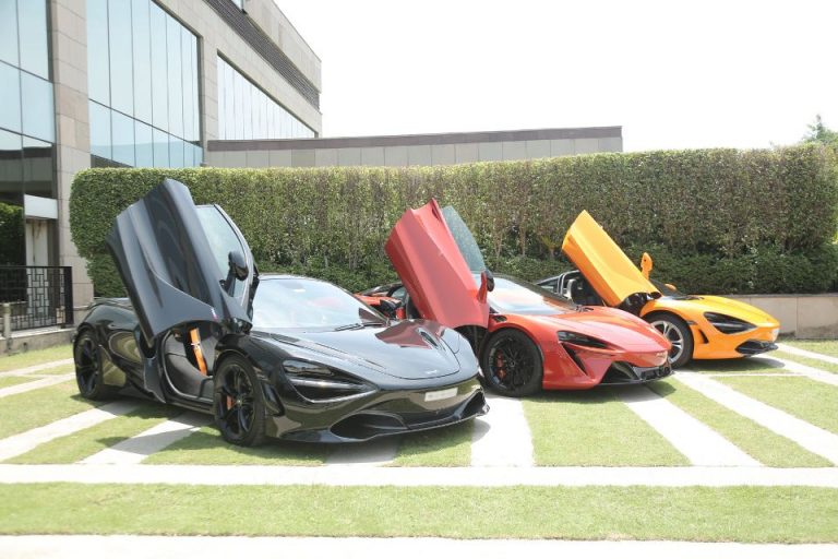 Mclaren artura supercars & sunday brunch super cars event - McLaren Mumbai