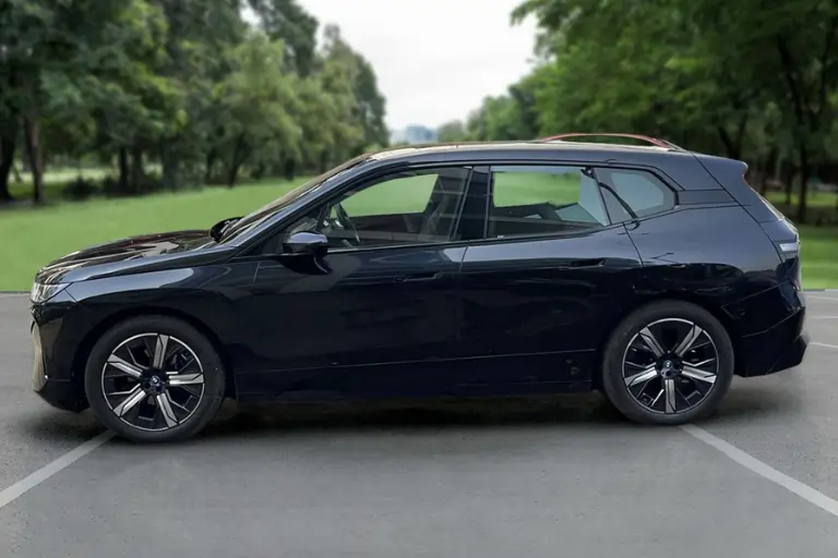 Buy used BMW iX xDrive40