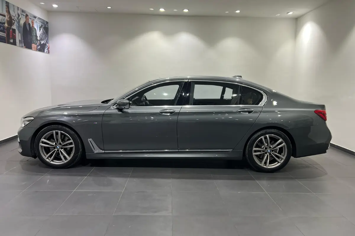 Pre-owned BMW 730Ld M Sport