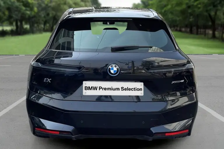 Pre-owned BMW iX xDrive40 deals