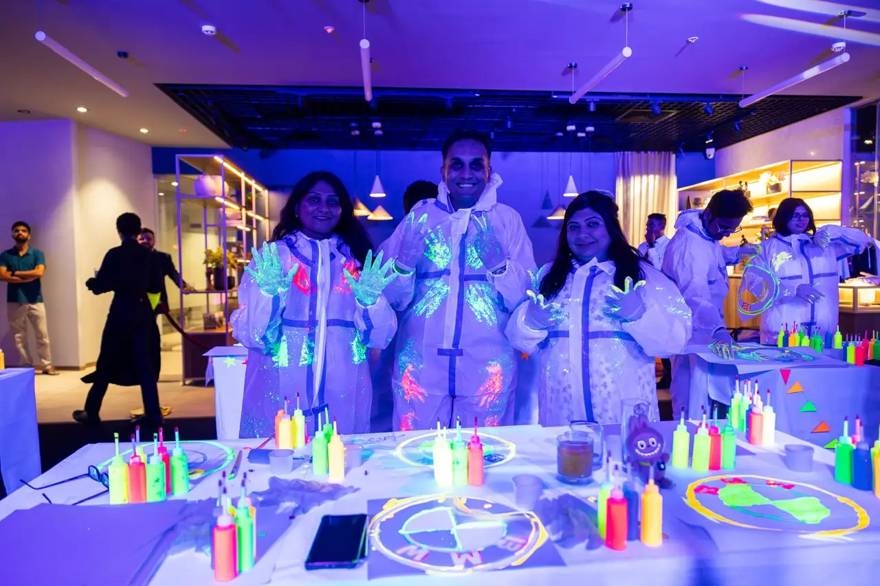 Neon Art Event by BMW - BMW Infinity Cars