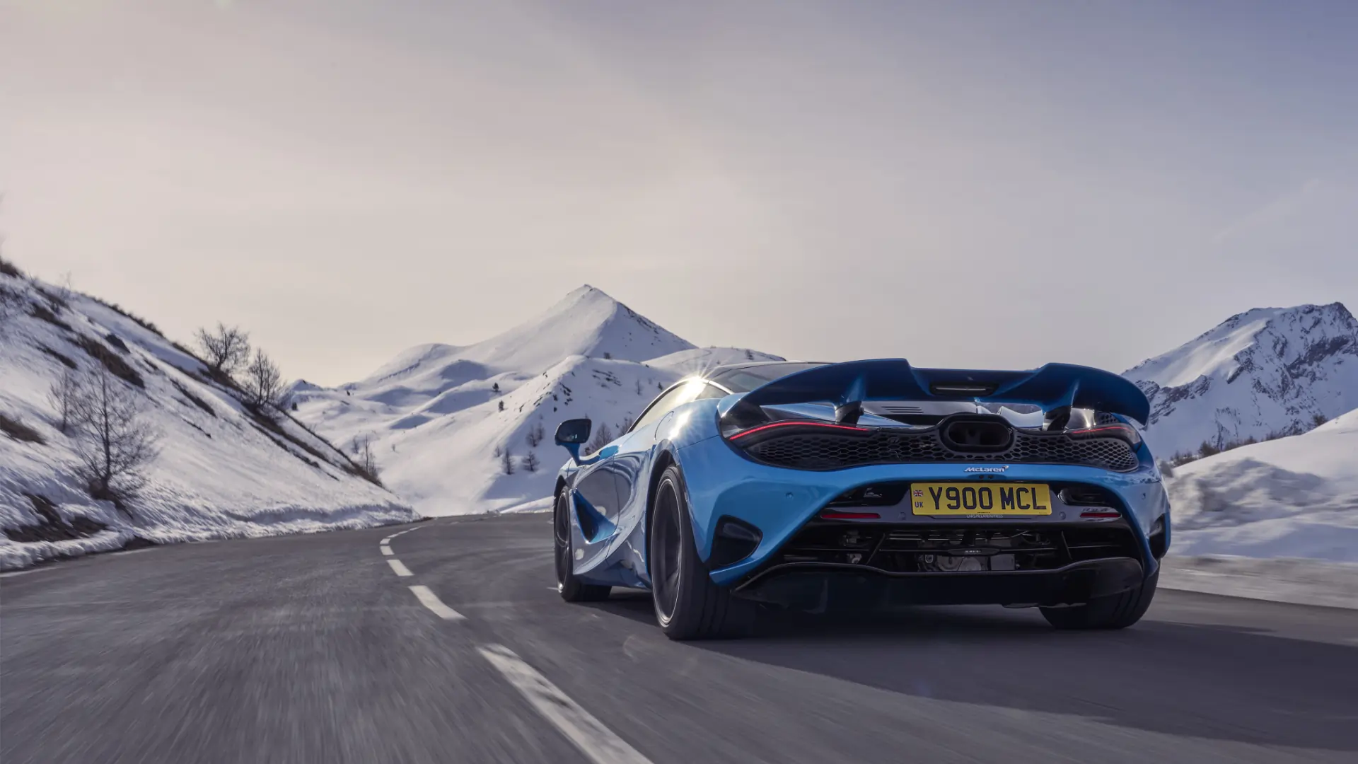 McLaren-750S-Specs-Interior-Top-Speed-Engine-HP-0-60