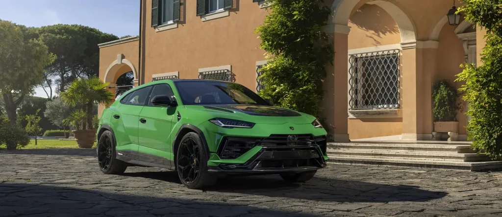 urus_perf_over_01