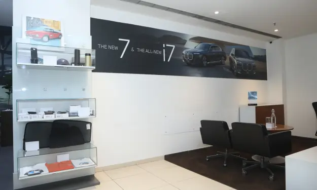 BMW Showroom in Juinagar