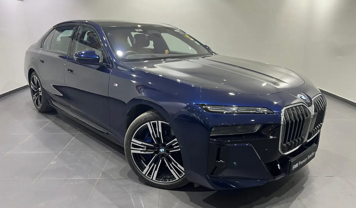 BMW i7 used electric sedan