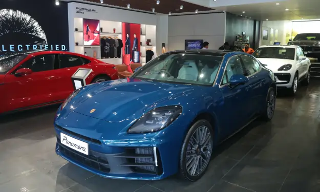 Porsche cars dealers and showrooms in Mumbai