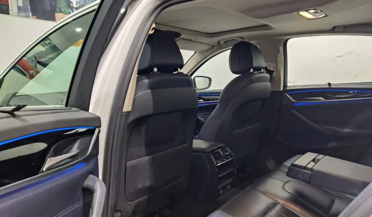 Used BMW 530i - Interior