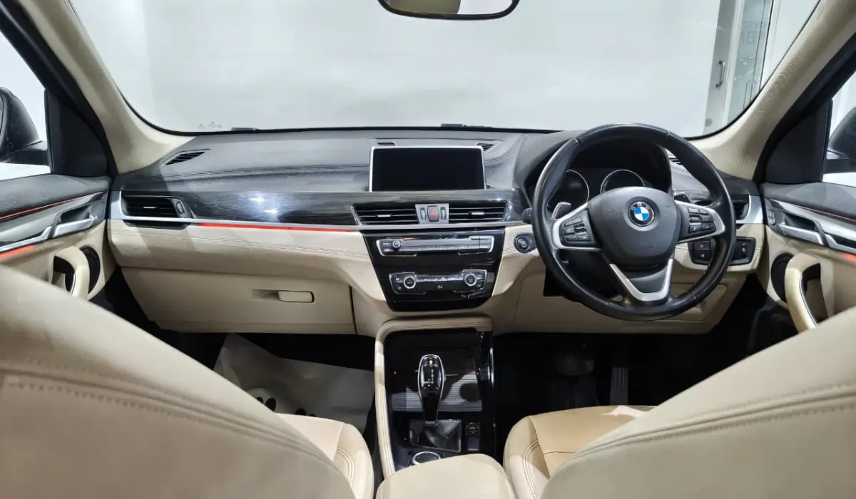 pre owned BMW X1 sDrive 20i