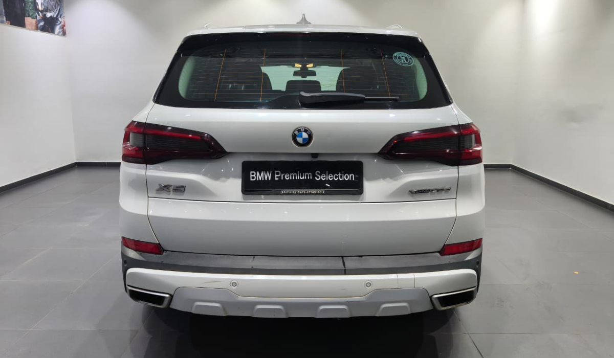 Pre owned BMW X5 xDrive30d