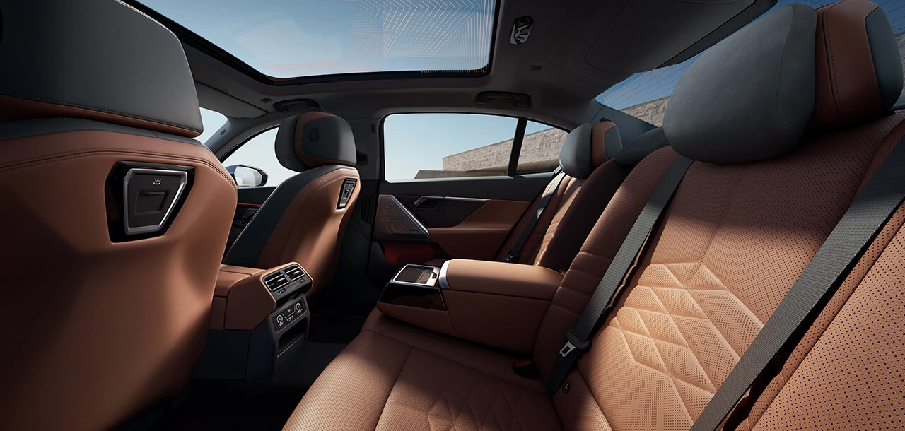 BMW i5 LWB interior