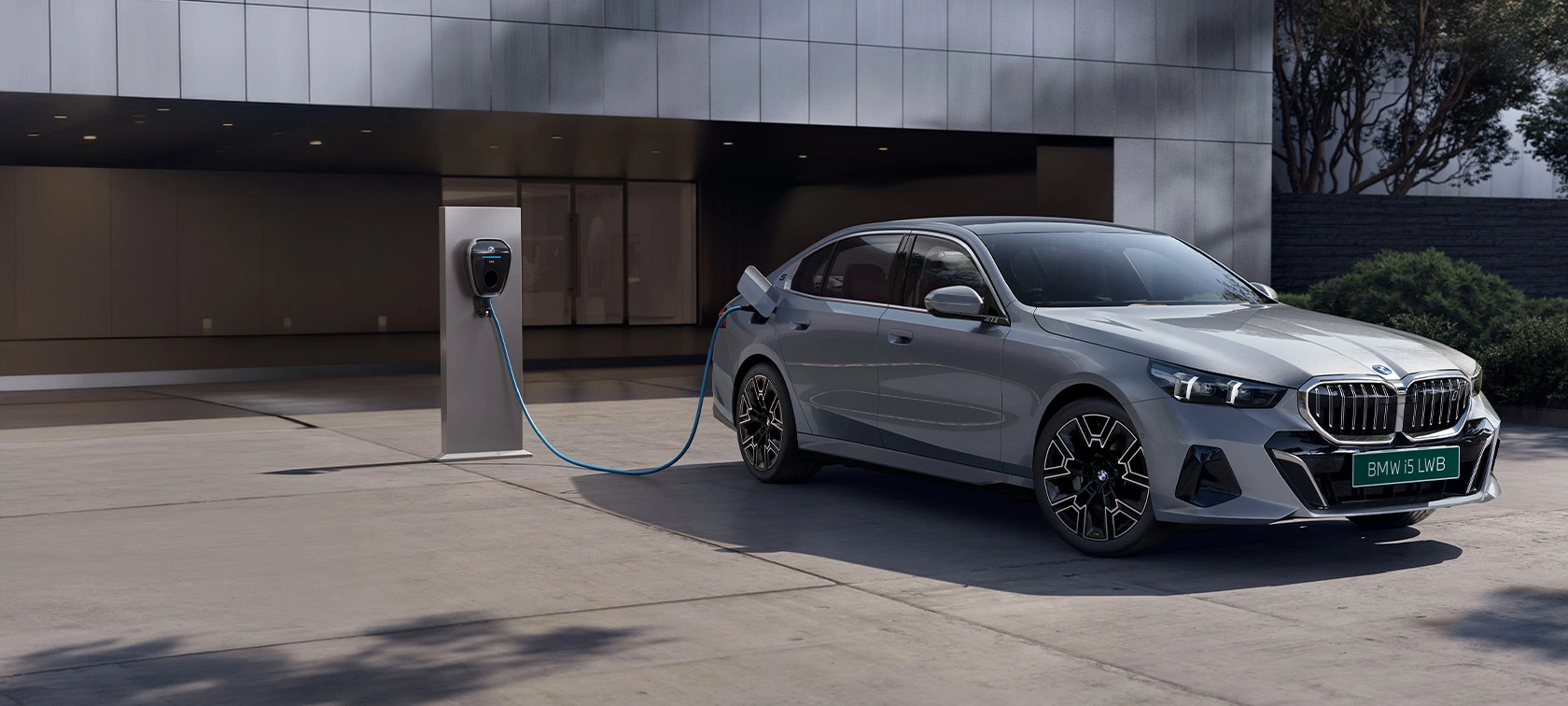 BMW i5 LWB