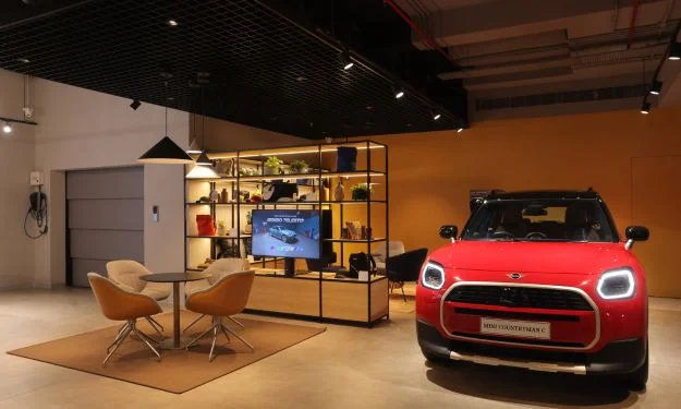 MINI Infinity cars Juinagar Showroom