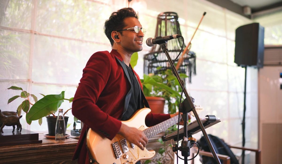 Singing performance at the BMW Corporate Drive Event - Infinity Cars